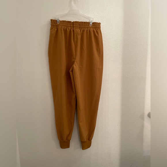 Lightweight Joggers - Picture 3 of 4